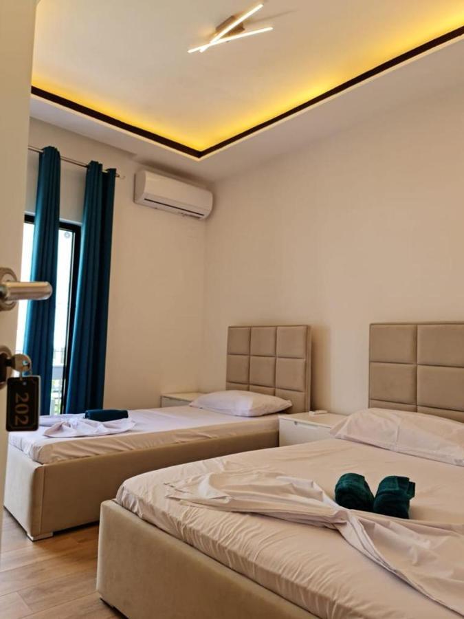 Lazri * Shëngjin